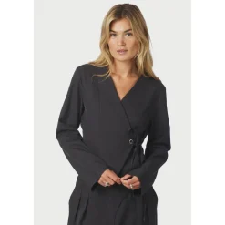 DAMES Neo Noir Blouses^Blazers