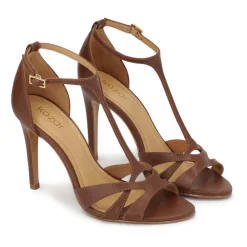 DAMES Kazar e leren sandalen met verticale band