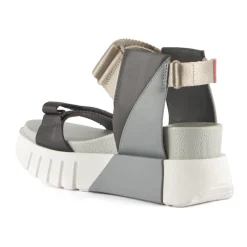 DAMES United Nude Delta Run