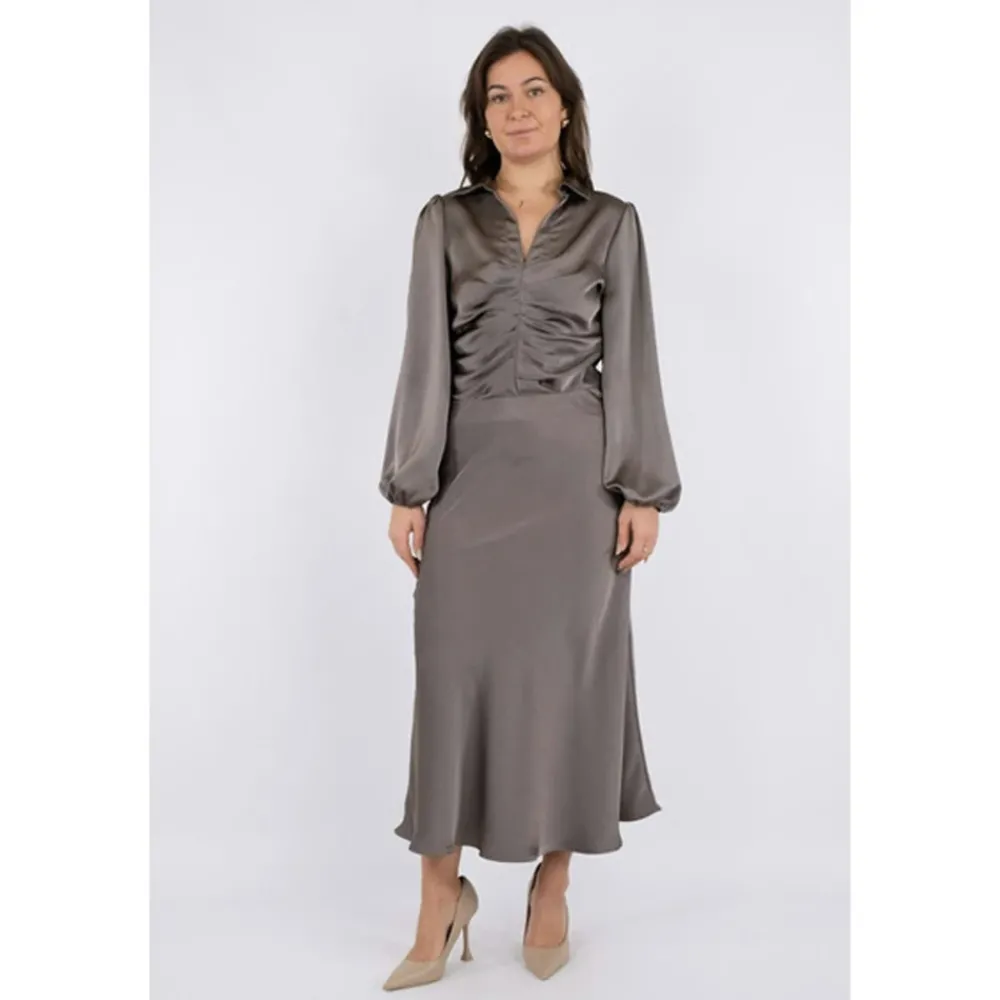 DAMES Neo Noir Elegante Warmgrijze Satijnen Rok