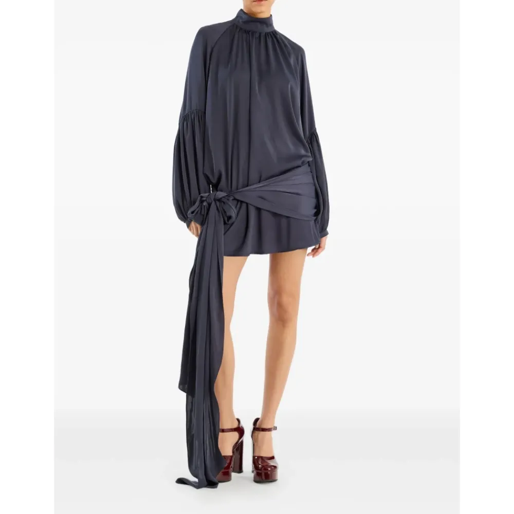 DAMES ROTATE Birger Christensen Jurk met hoge hals en knoopdetail