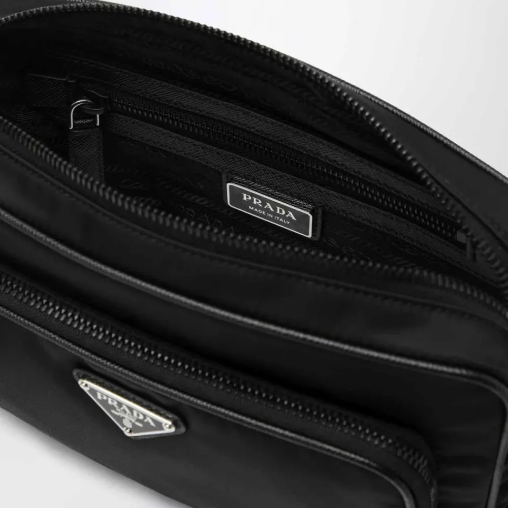 Heren Prada Tassen^Kleine Crossbodytas in Re-Nylon en Saffiano
