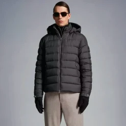 Heren Moncler Korte Donsjas met Capuchon
