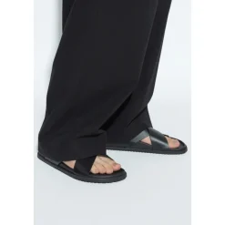 Heren Dolce & Gabbana Slippers^Leren slippers met logo-vormige applicatie