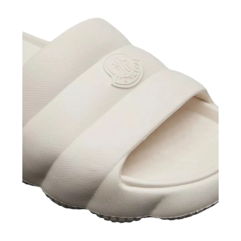 Heren Moncler Slippers^Offwhite Zomerslippers in Quilted Stijl
