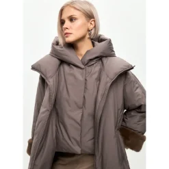 DAMES Cesare Gaspari Trenchcoats & Mantels^Oversized gewatteerde jas met capuchon en imitatiebont manchetten -