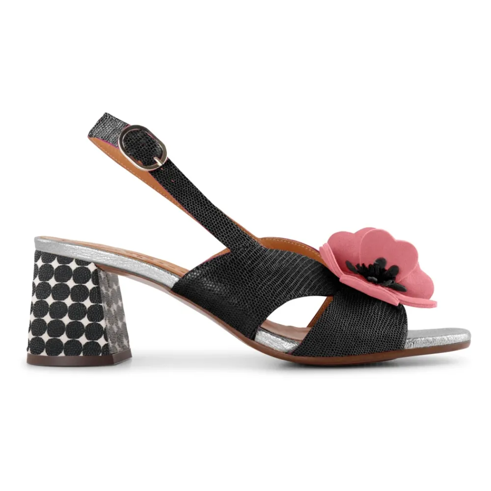 DAMES Chie Mihara Sandalen^Retro lakleren sandaal met gesp