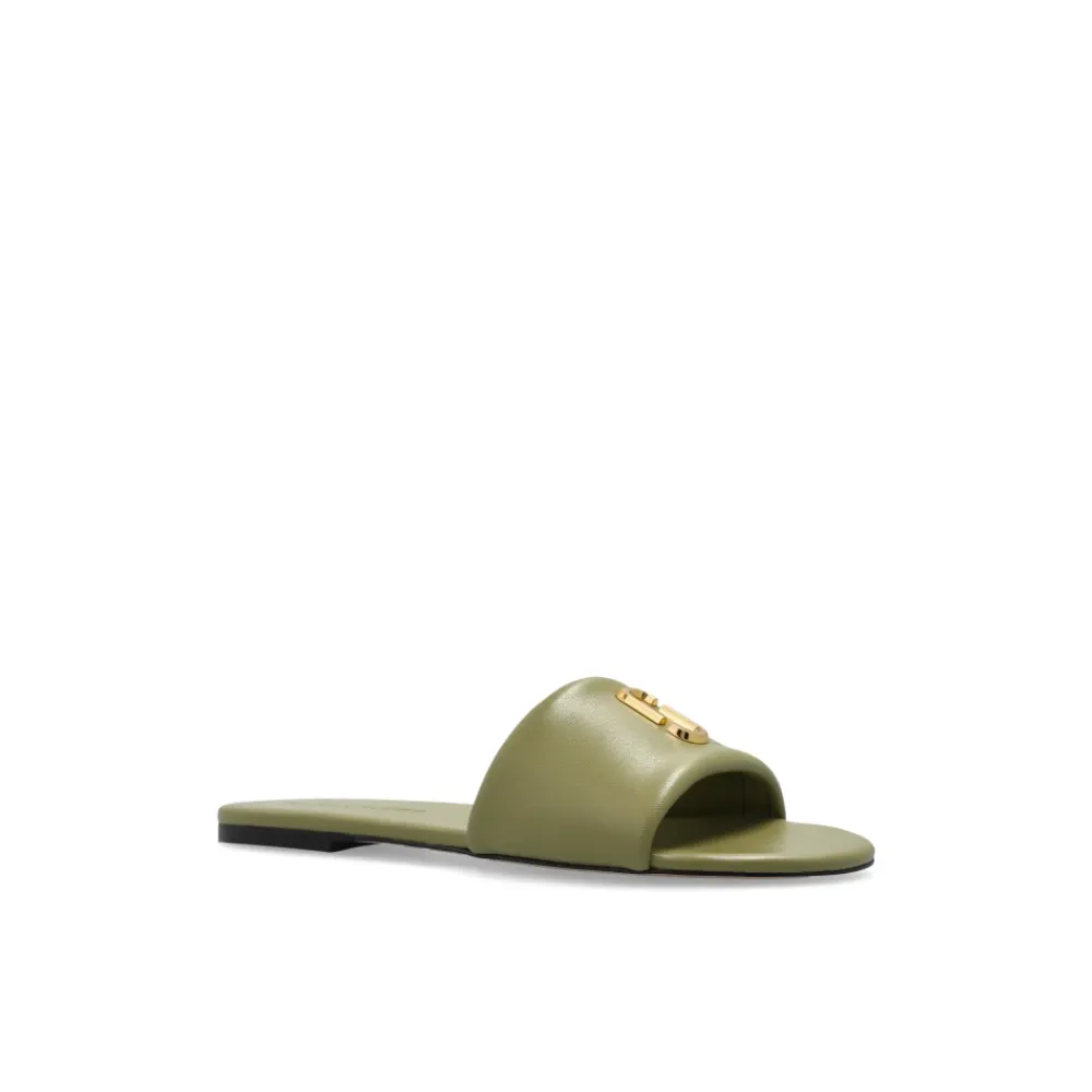 DAMES Marc Jacobs Snapshot slides