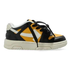 Off White Sneakers Buiten Kantoor