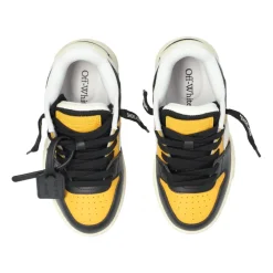 Off White Sneakers Buiten Kantoor