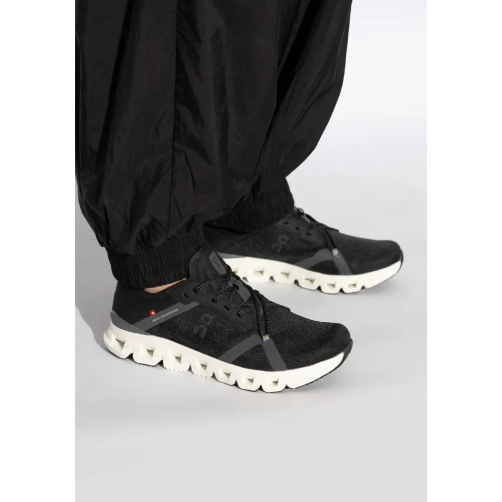 On Running Trainingschoenen Cloud X 4 AD