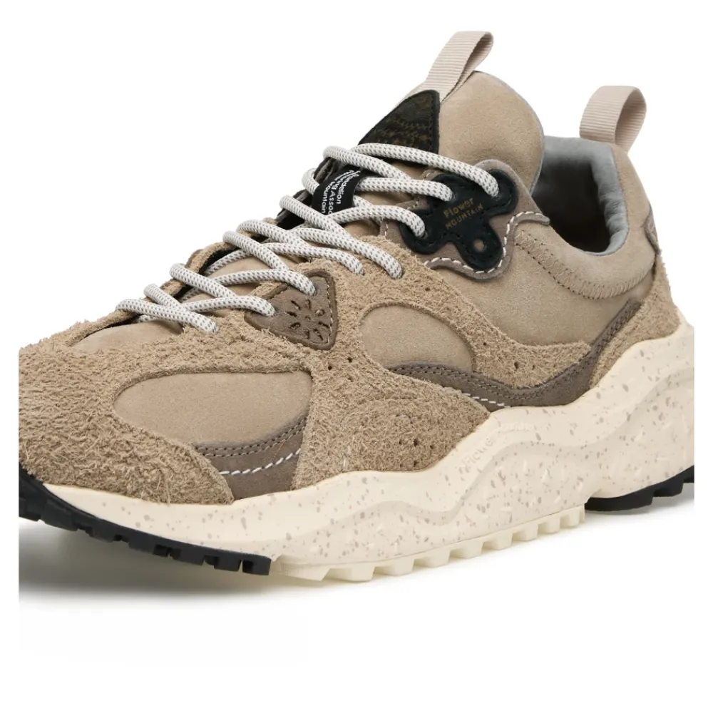 Flower Mountain Wave Man