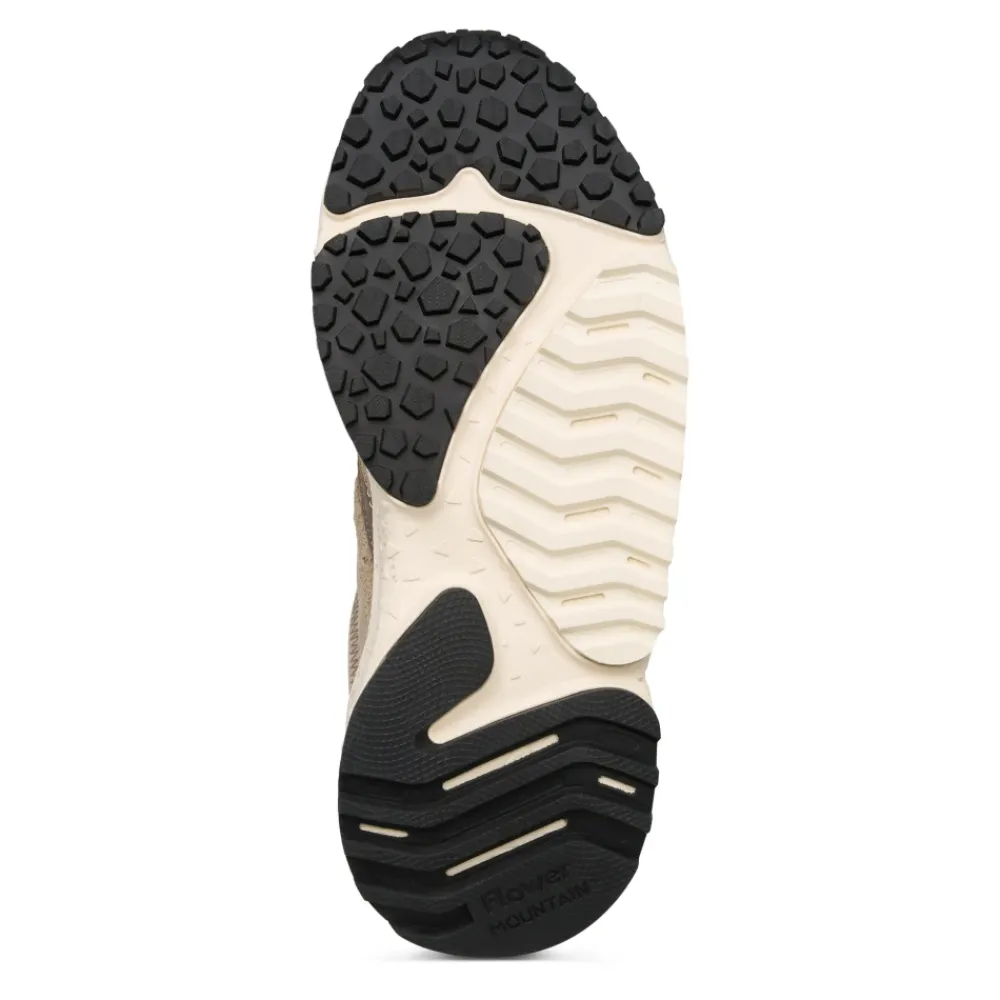 Flower Mountain Wave Man