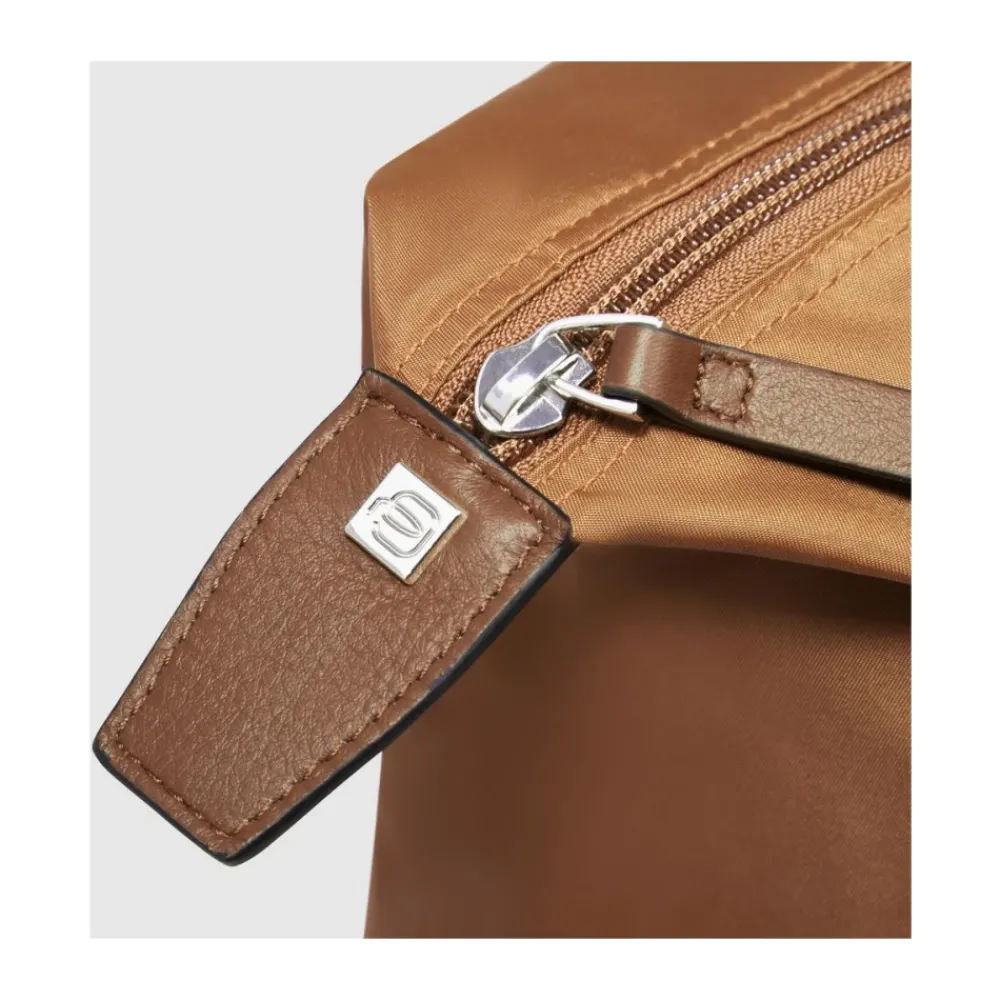 DAMES Piquadro Laptoptassen^Women's foldable laptop bag in fabric and leather