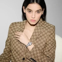 DAMES Gucci YA142510 - Interlocking 29mm roestvrijstalen kast, zilveren zon geborstelde wijzerplaat met 8 diamanten en roze goud vergulde details, kleine secondeweergave, roestvrijstalen armband