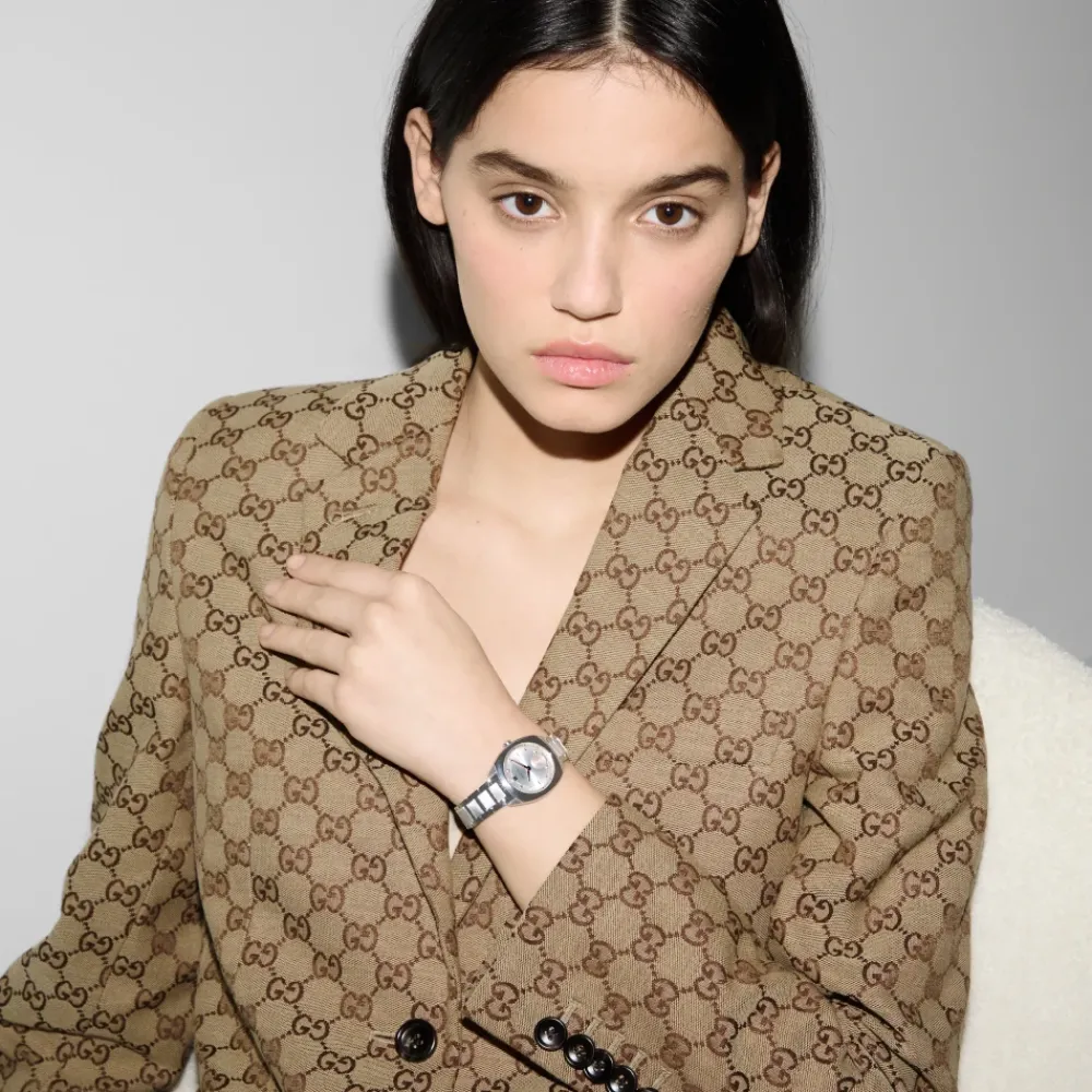 DAMES Gucci YA142510 - Interlocking 29mm roestvrijstalen kast, zilveren zon geborstelde wijzerplaat met 8 diamanten en roze goud vergulde details, kleine secondeweergave, roestvrijstalen armband